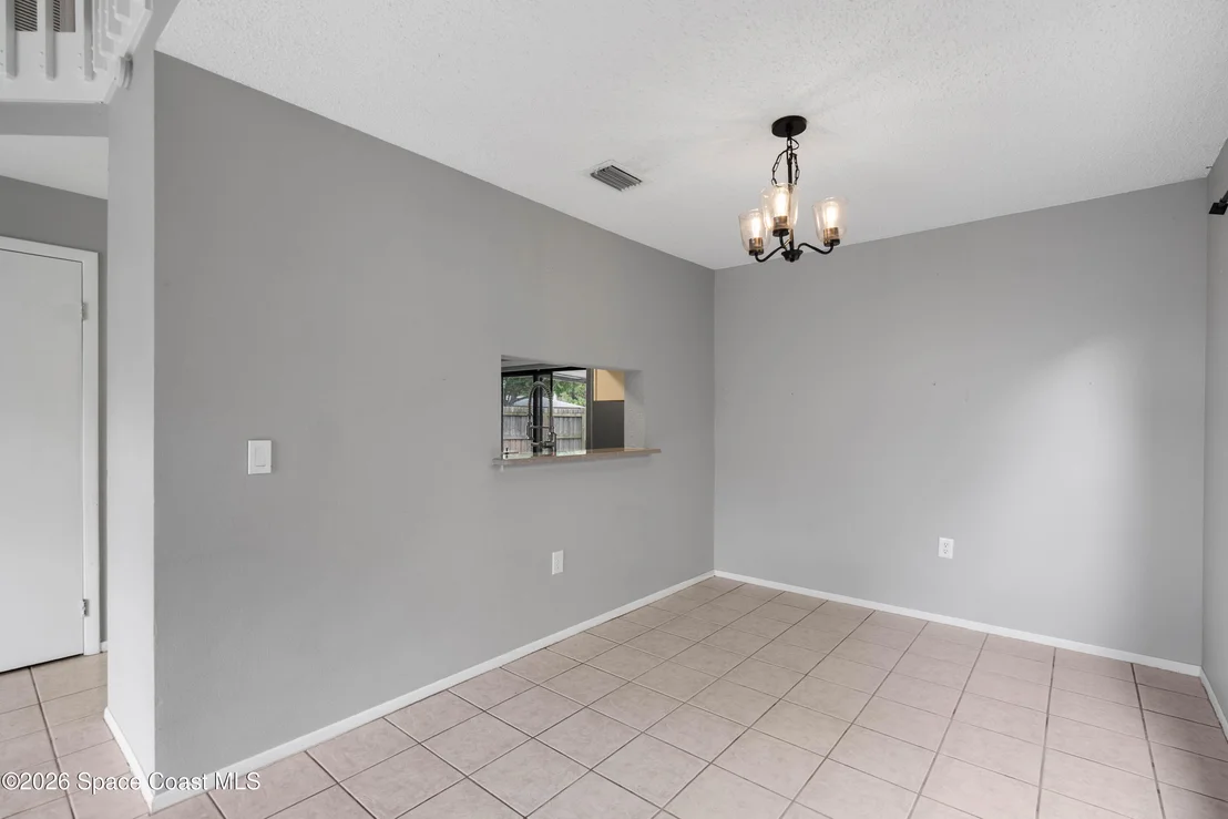 Photo of 1624 Clover Circle