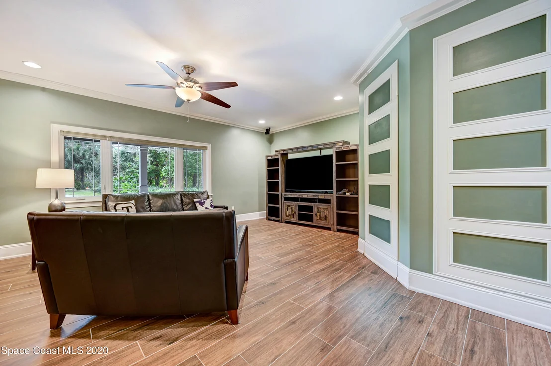 Photo of 6420 South Drive