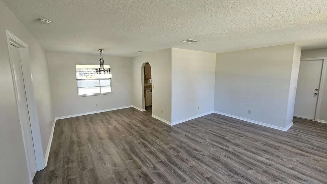 Photo of 628 Walnut Drive
