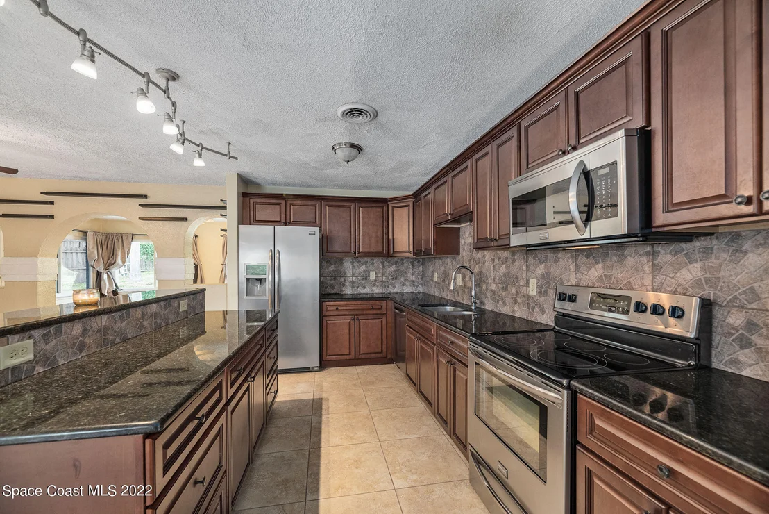 Photo of 32 Knollwood Drive