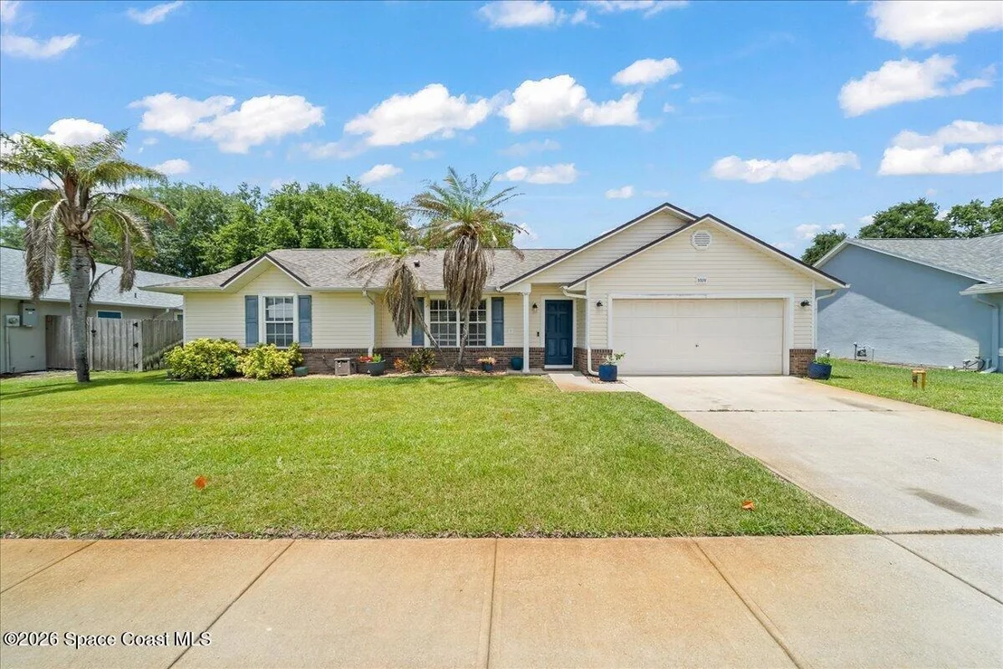 Photo of 3320 Lakeview Circle
