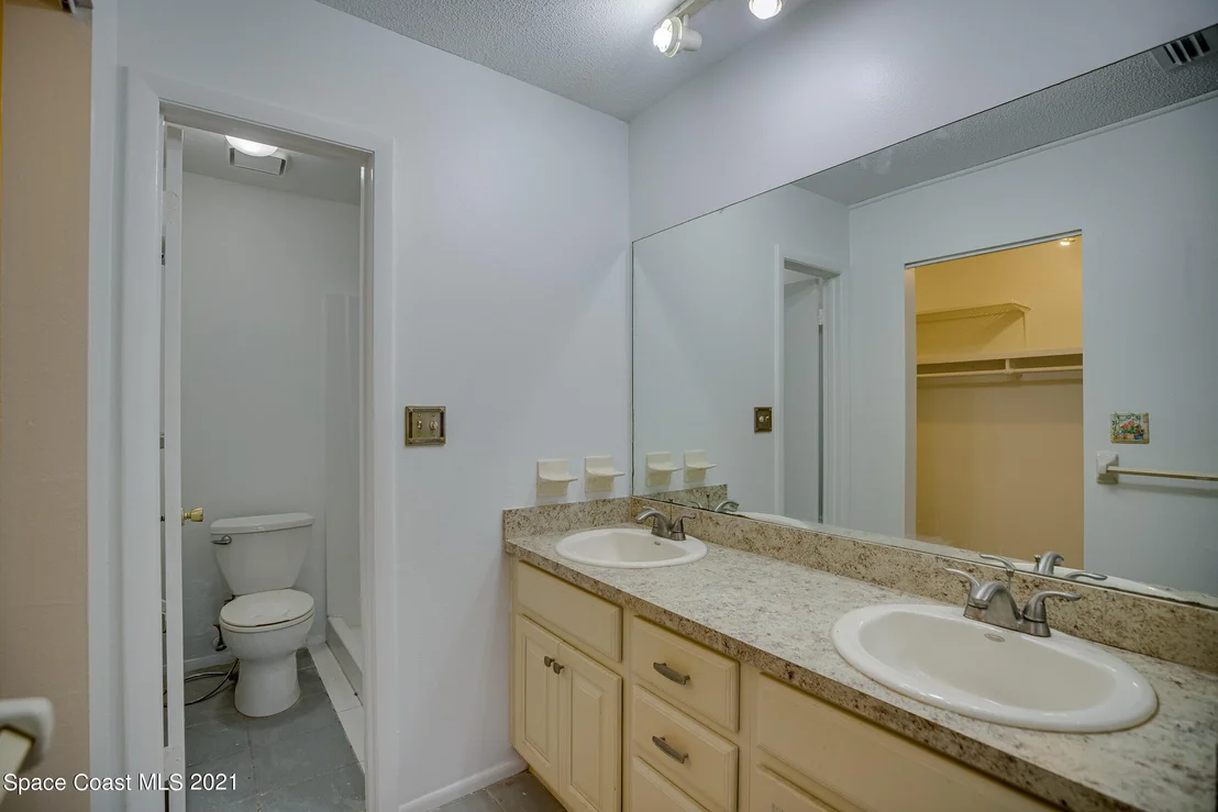 Photo of 838 Knecht Road NE