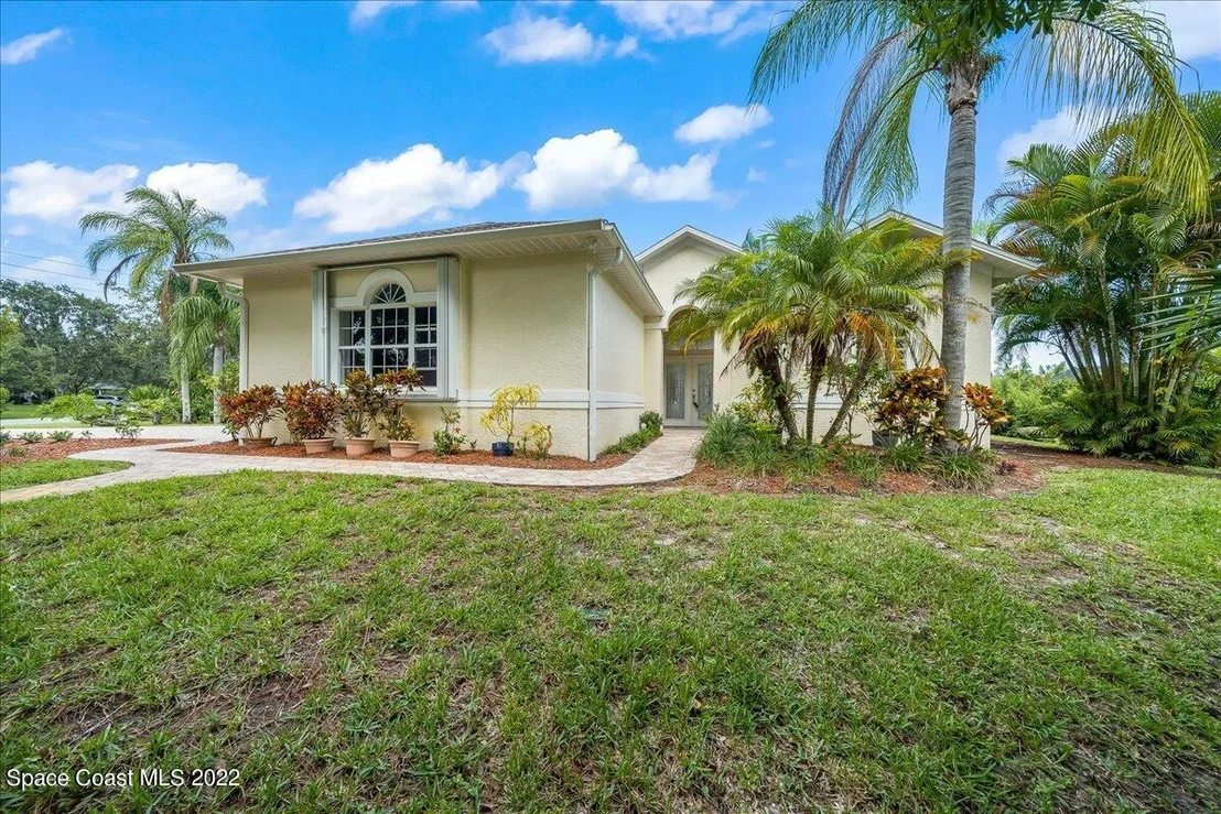 Photo of 4523 Long Lake Road