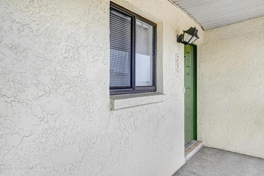 Photo of Unit 207 at 1720 Murrell Road