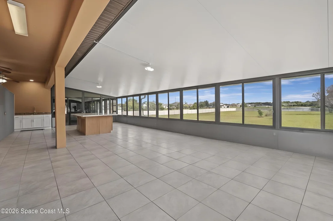 Photo of 900 Hall Road