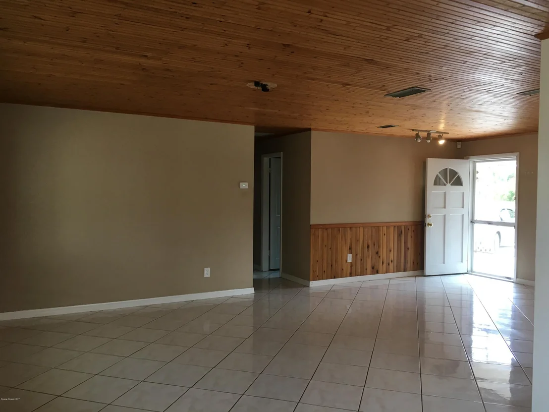 Photo of 1034 Hermosa Drive
