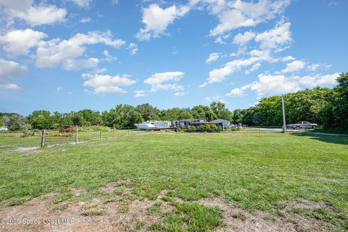 Photo of 2675 Brockett Road
