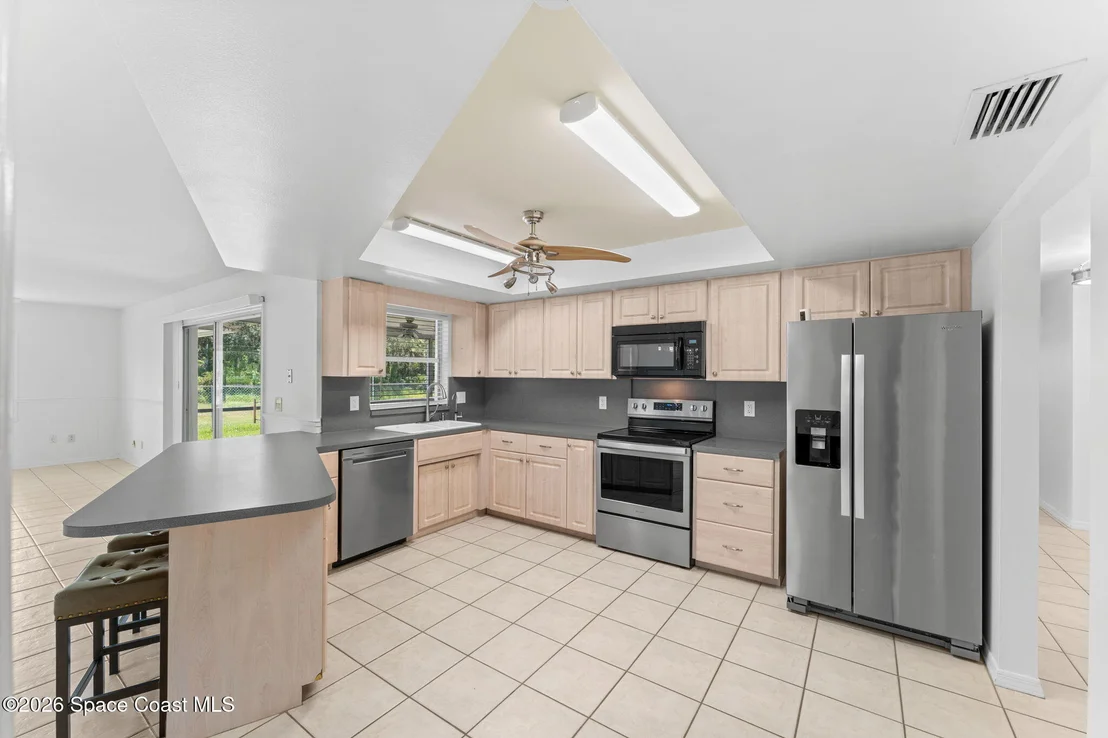 Photo of 1512 Meadowbrook Road NE