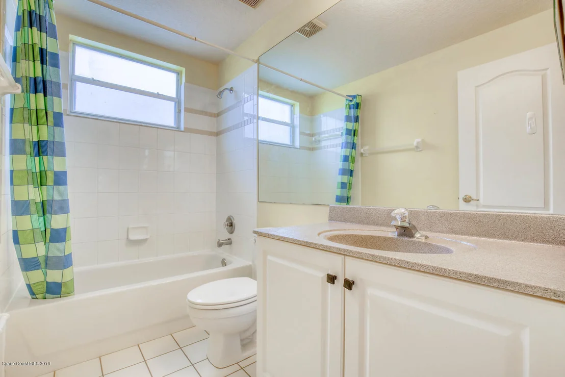 Photo of 984 Carriage Hill Road