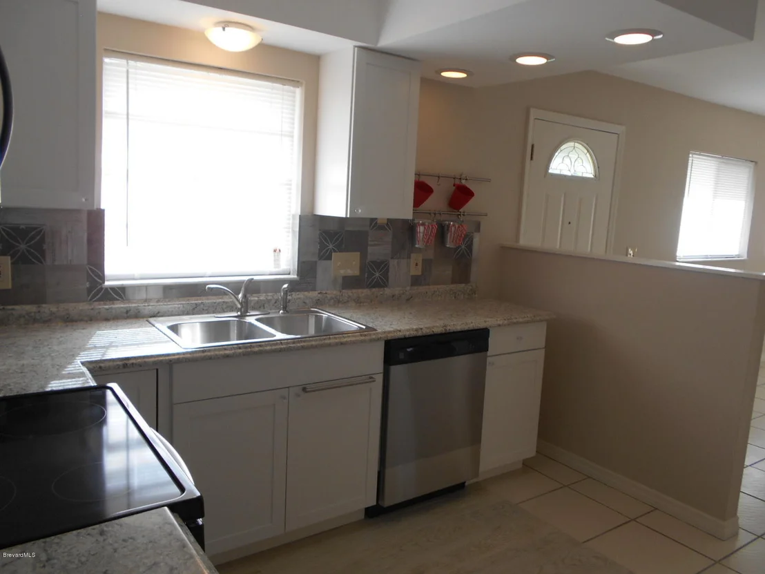 Photo of 711 SE Airoso Road