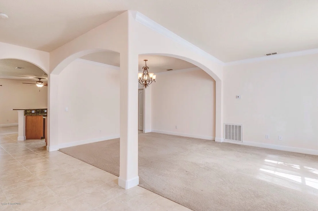 Photo of 1262 United Drive