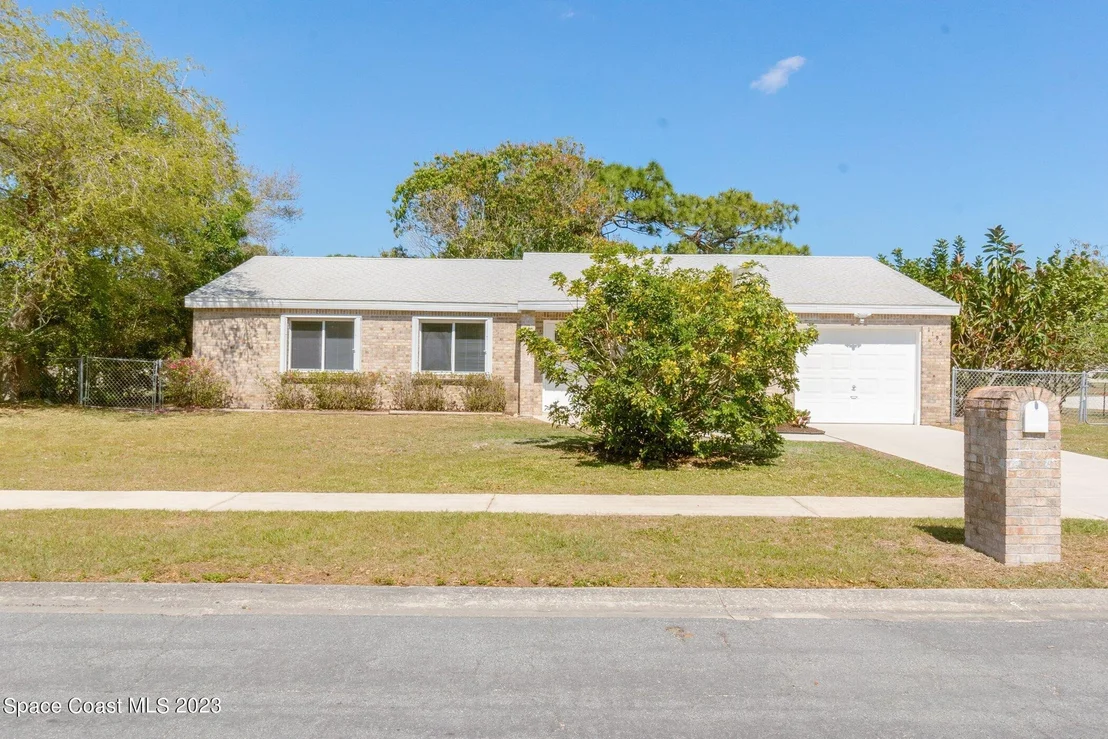 Photo of 1198 Galty Circle NE