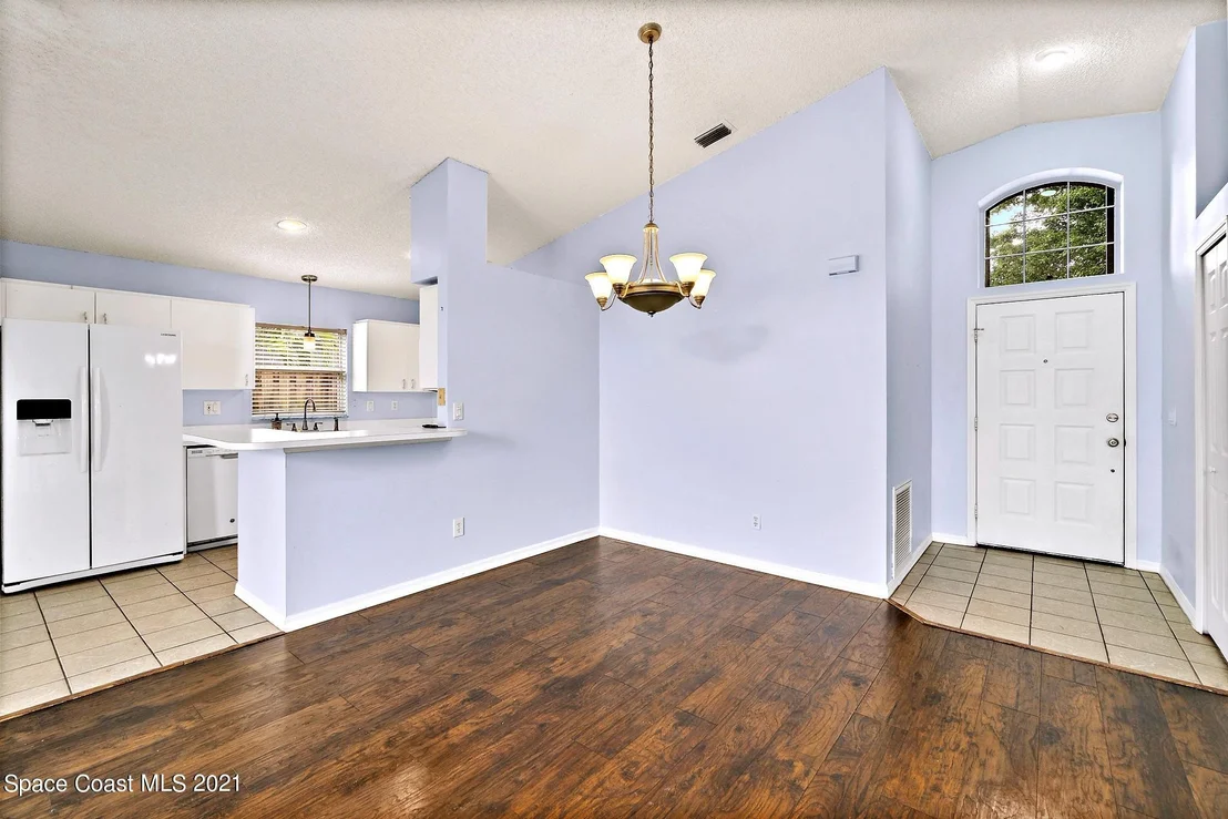 Photo of 8050 Bracken Lane