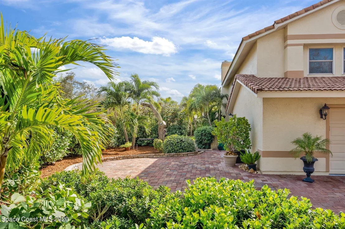 Photo of 569 Hummingbird Drive