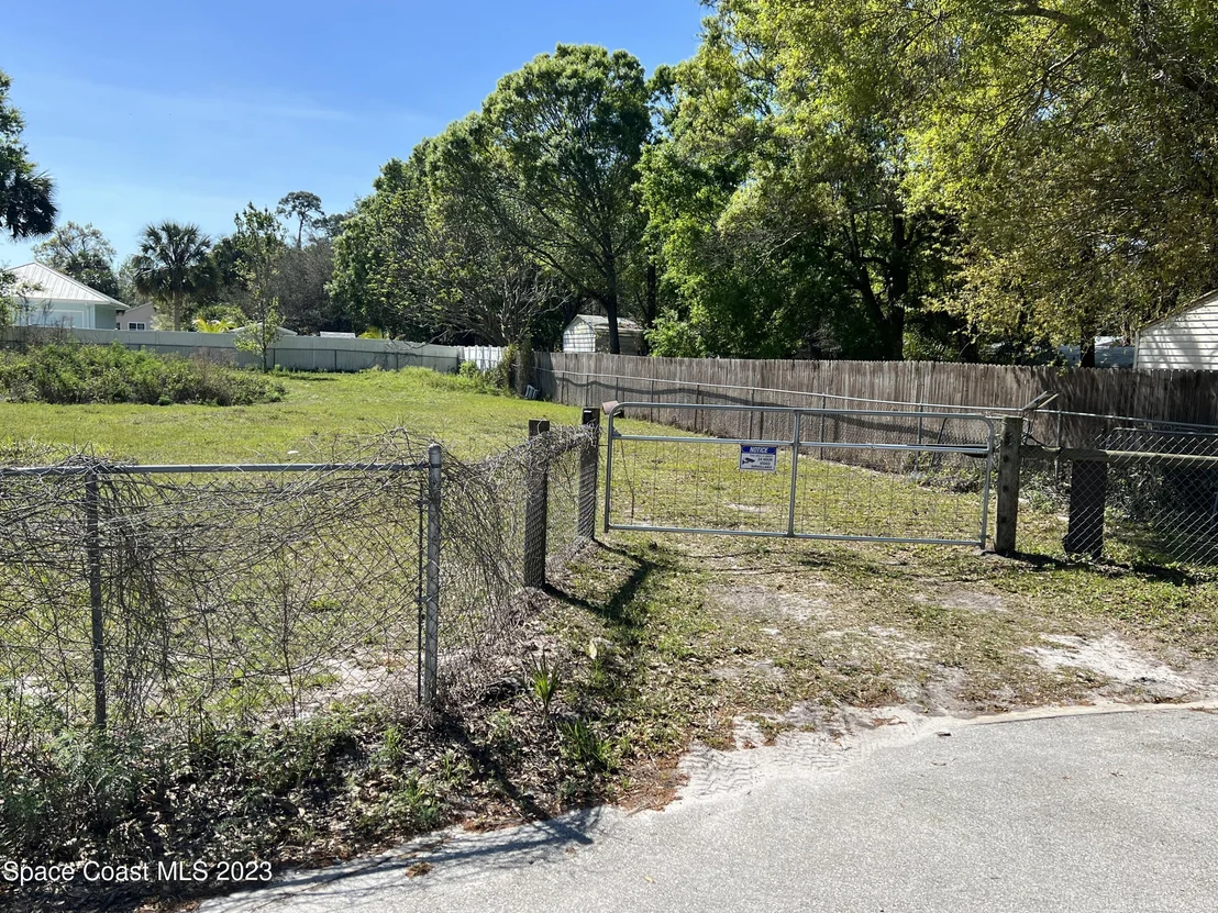 Photo of 7557 Newcomb Lane