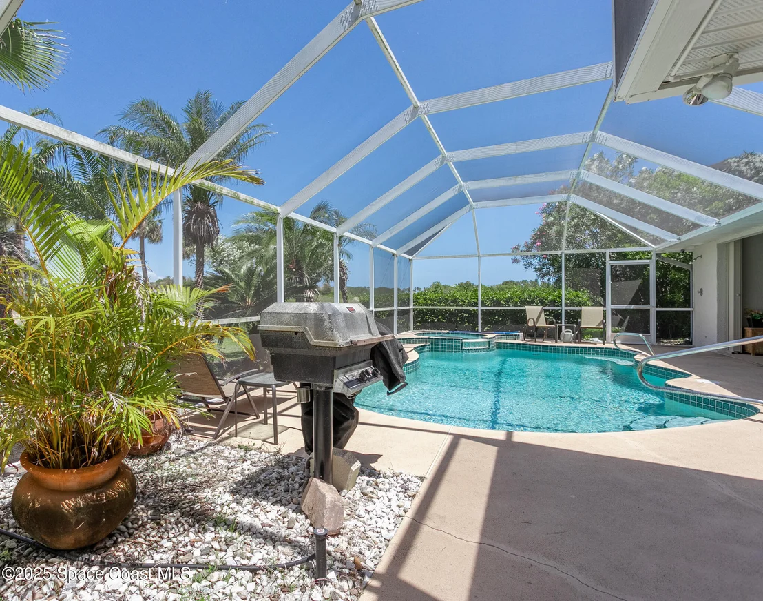 Photo of 2386 Golf Vista Boulevard