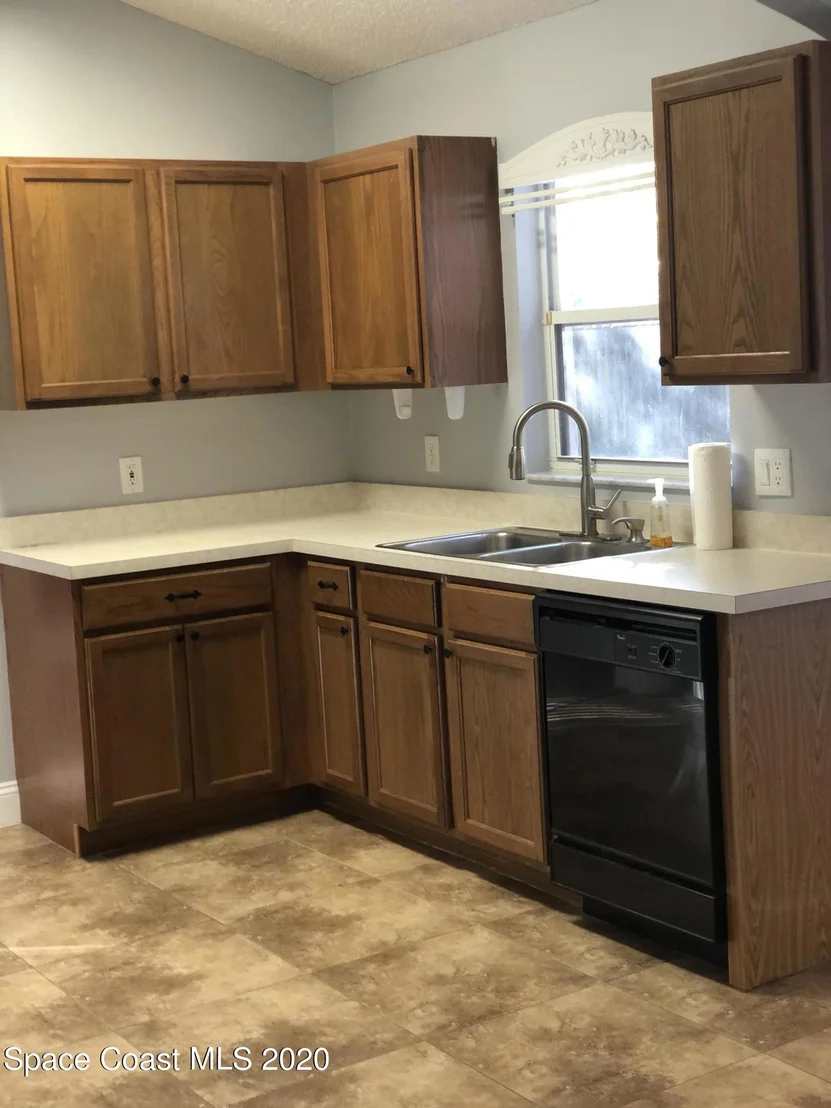 Photo of 828 Laurel Drive
