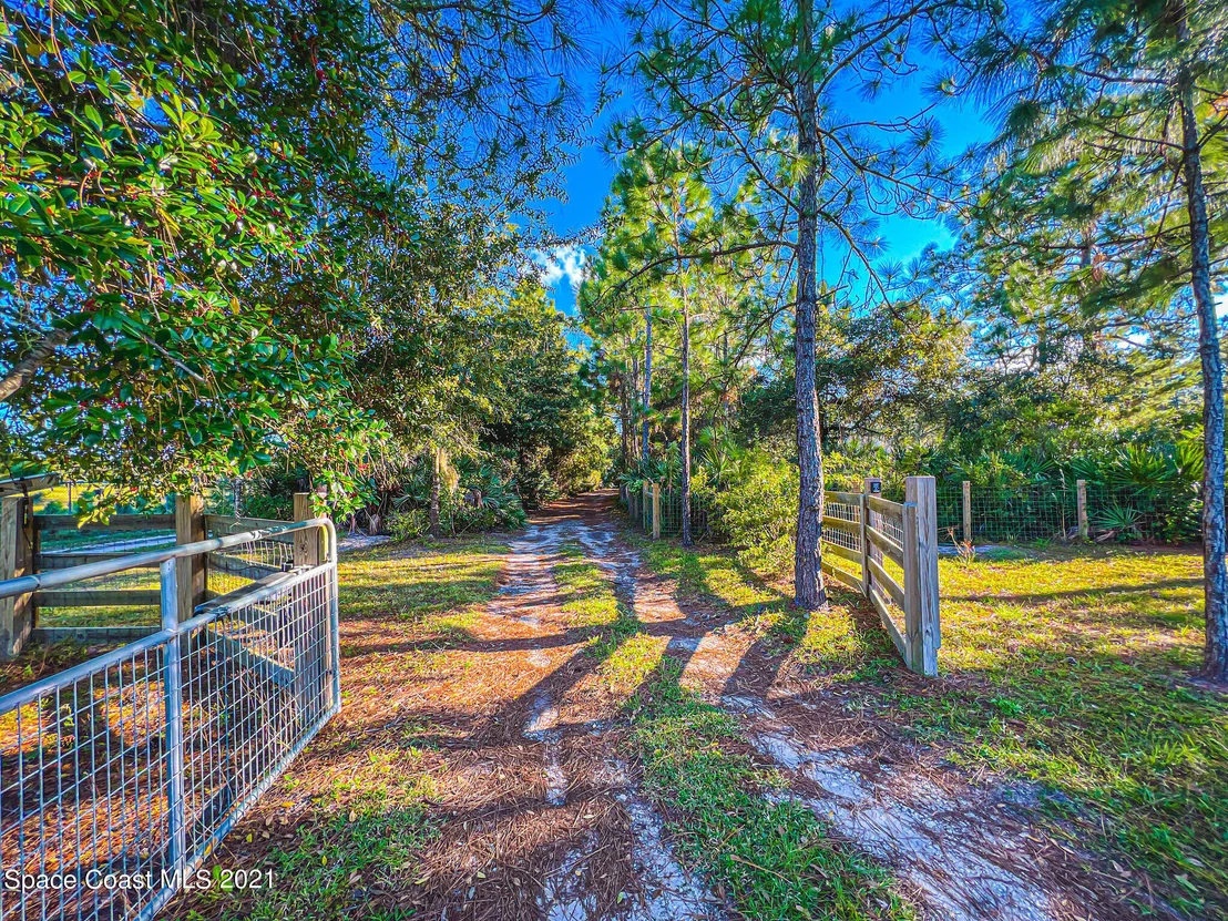 Photo of 4570 Alix Lane
