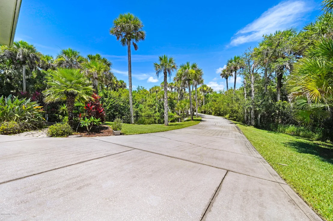 Photo of 5640 Willoughby Drive