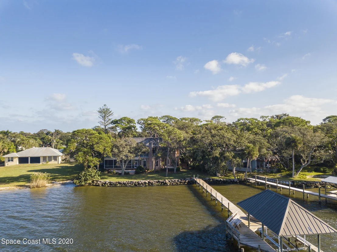 Photo of 1316 S Riverside Drive