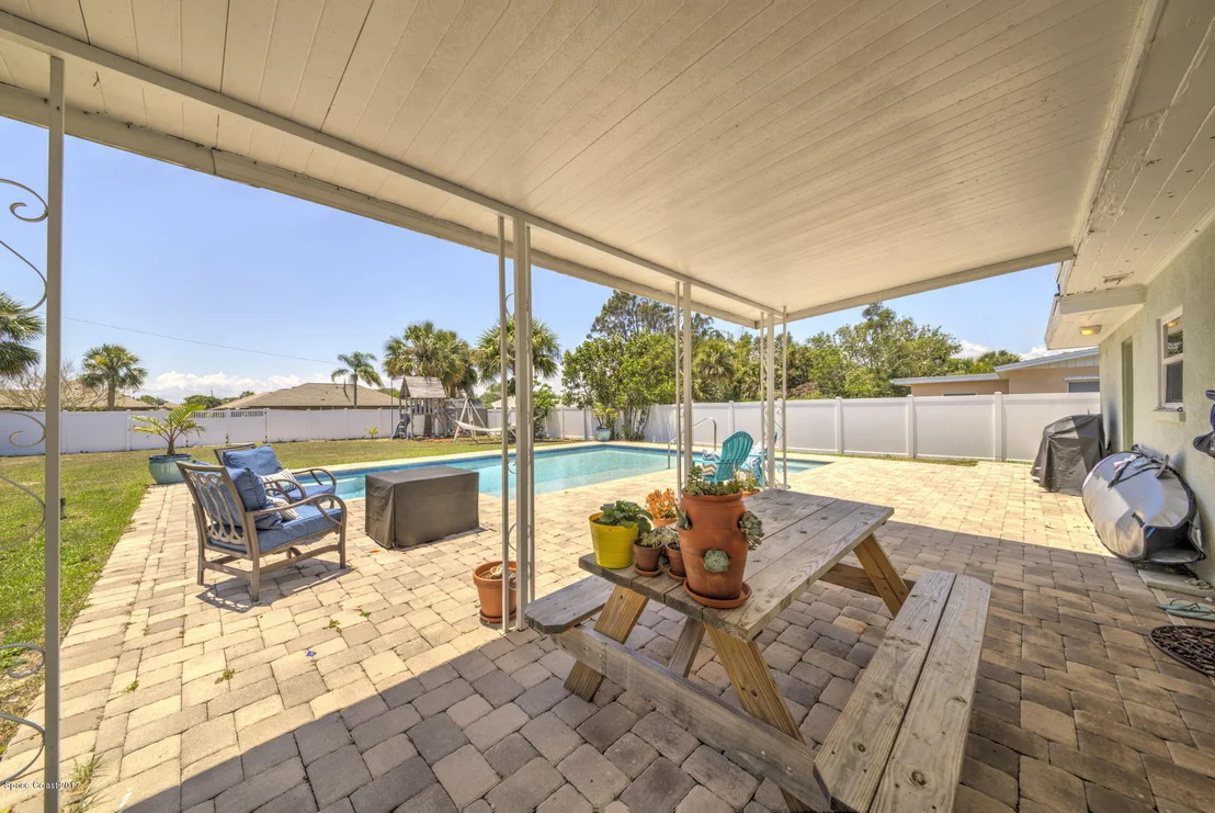 Photo of 113 Franklyn Avenue