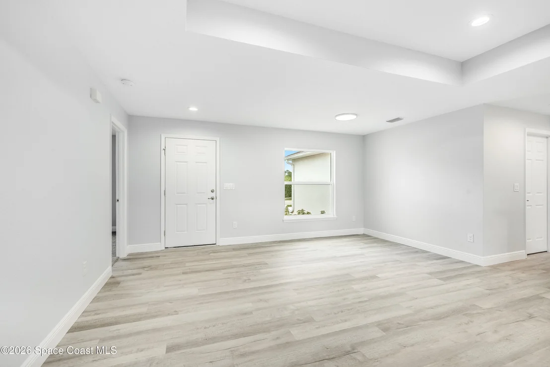 Photo of 533 Fellenz Street SW