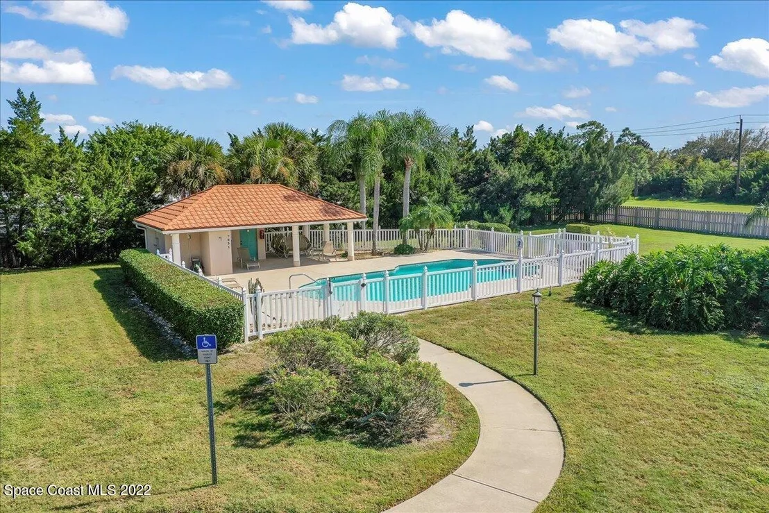 Photo of 7600 Candlewick Drive