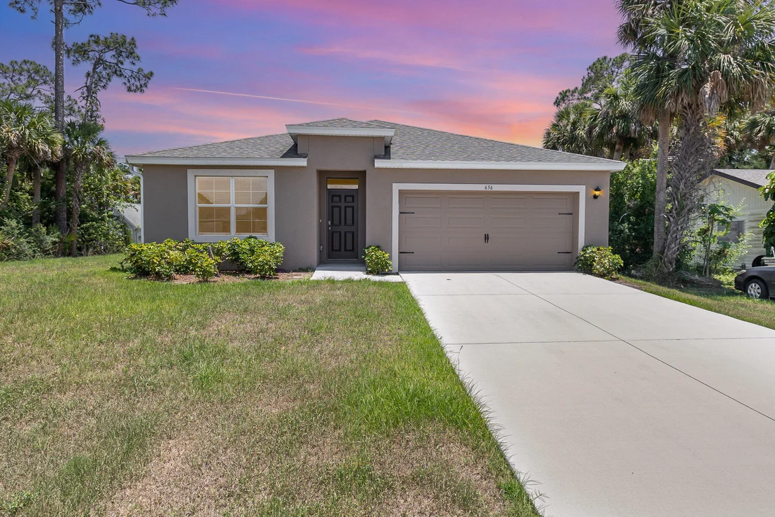 Photo of 656 Airoso Road SE