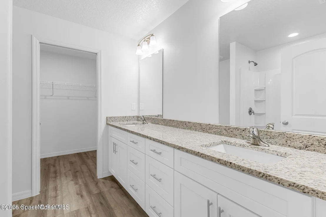 Photo of 430 Scanlon Road