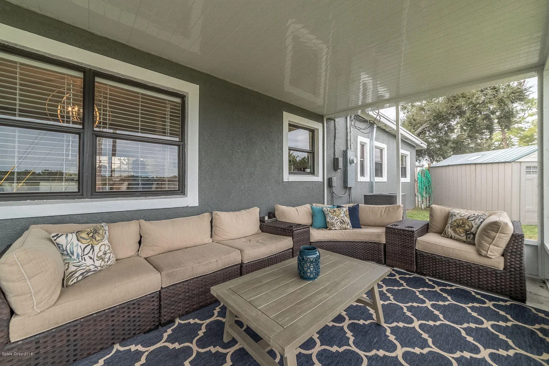 Photo of 812 W Highland Drive