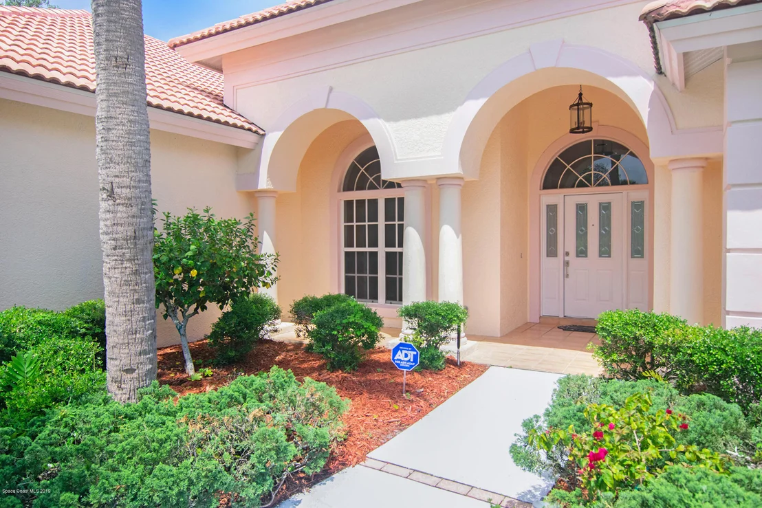Photo of 759 Glengarry Drive