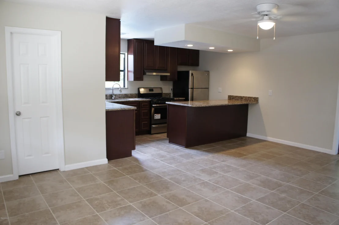 Photo of 1833 Oakwood