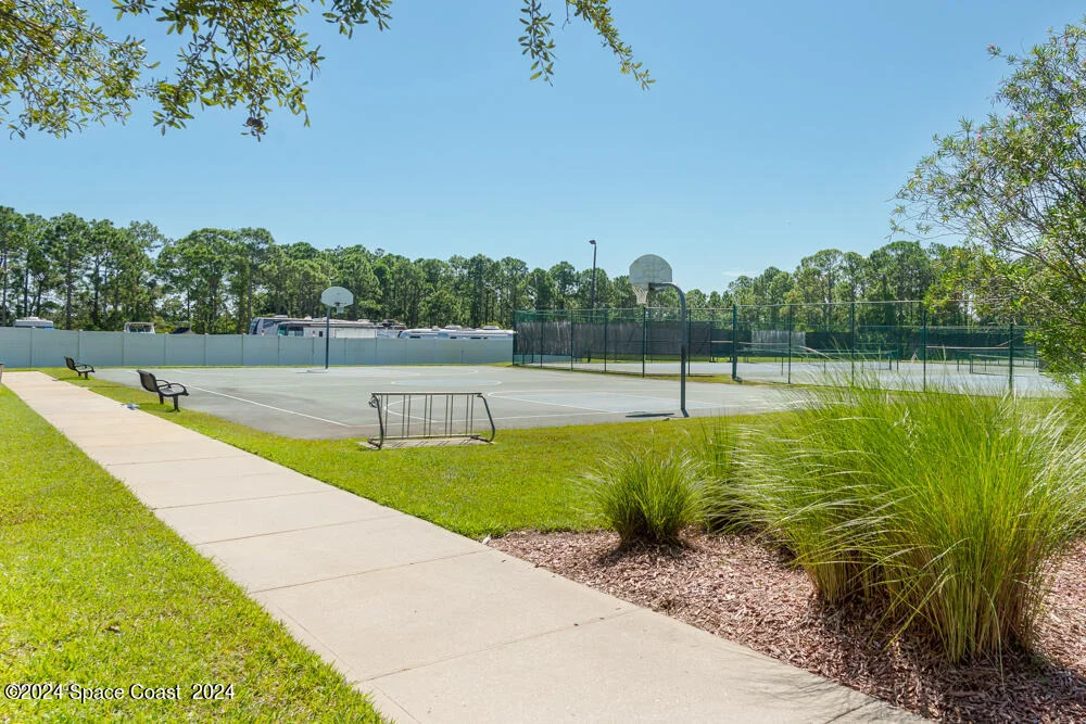 Photo of 2131 Windbrook Drive SE
