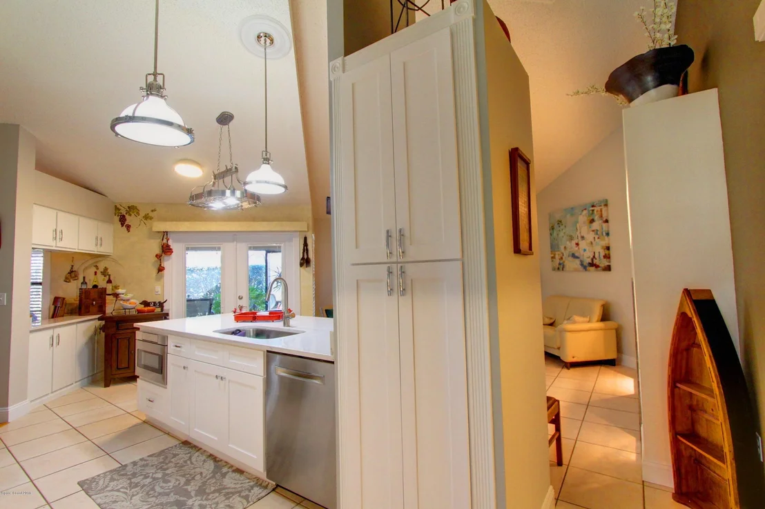 Photo of 1237 Lakeview Drive