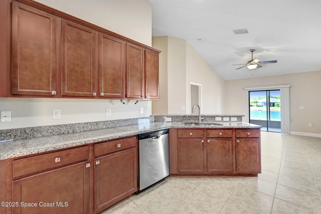 Photo of 1141 Dillard Drive SE