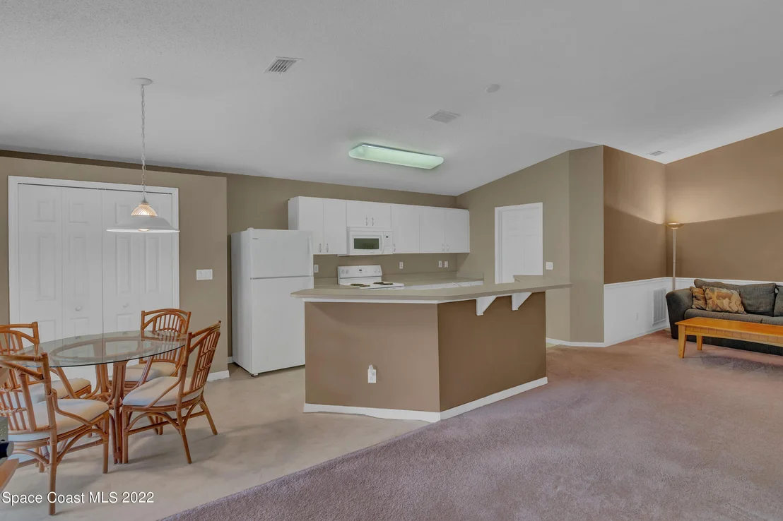 Photo of 1019 E 13th Square