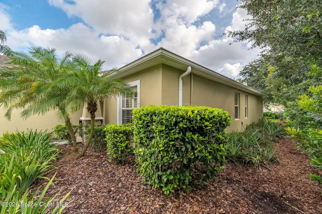 Photo of 522 Waterside Circle