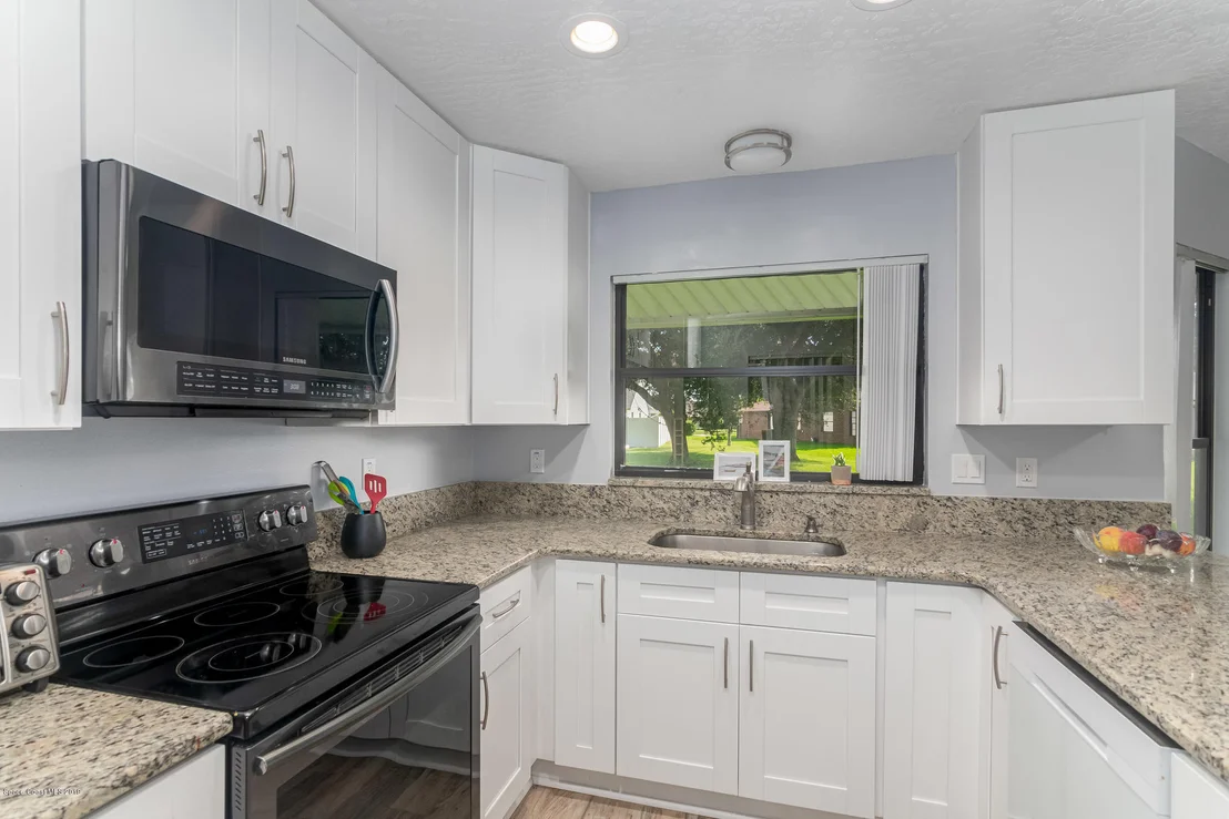 Photo of 550 Deerfield Drive