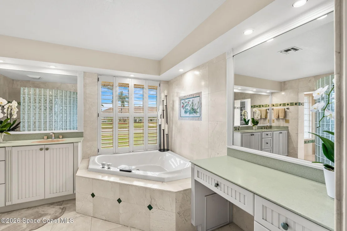 Photo of 704 Malibu Lane