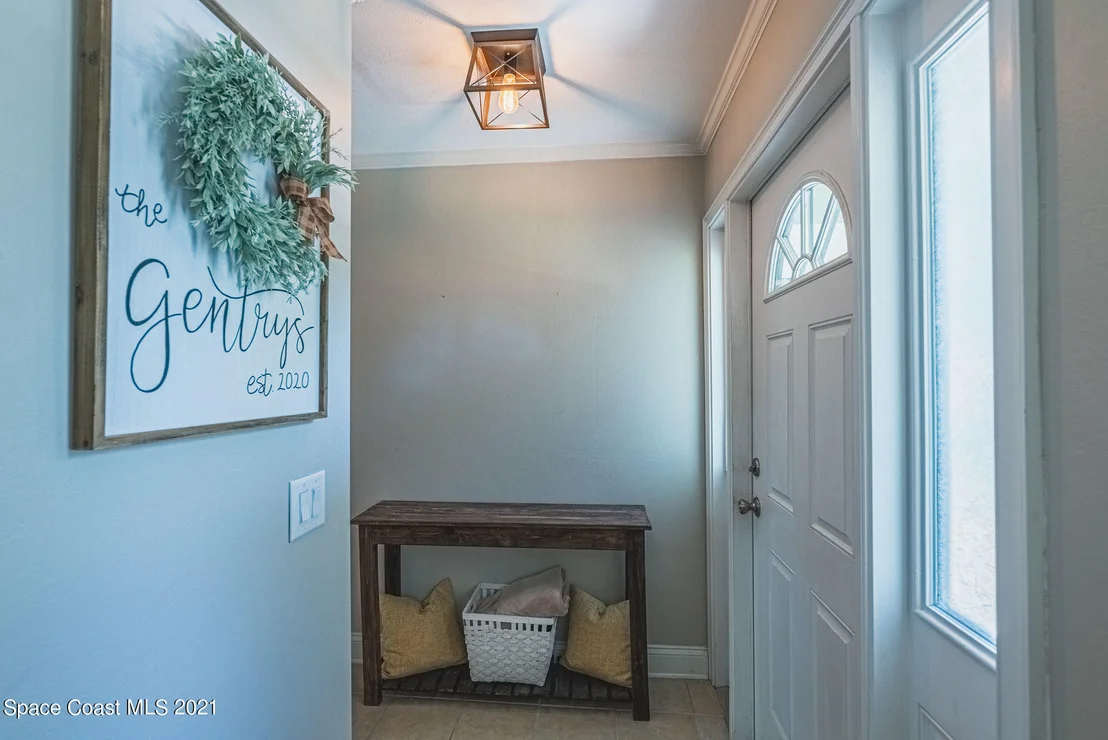 Photo of 818 Hanover Court