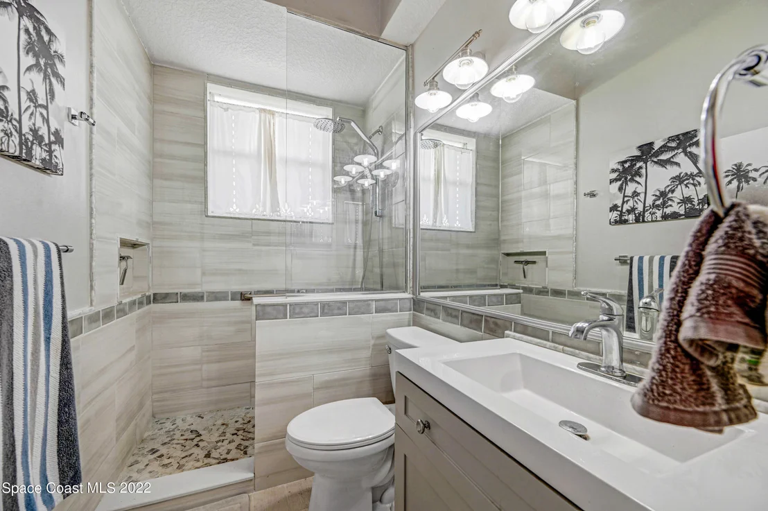Photo of 852 Villa Drive