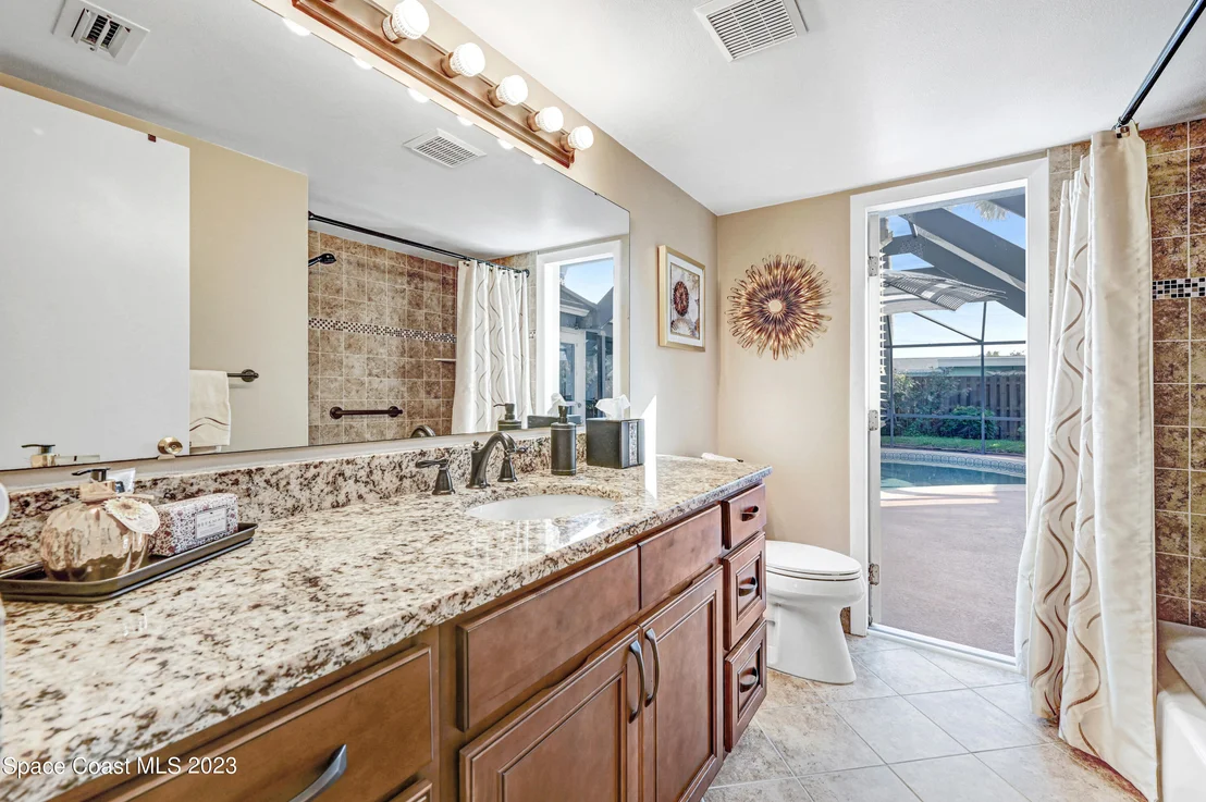Photo of 405 Thrush Drive