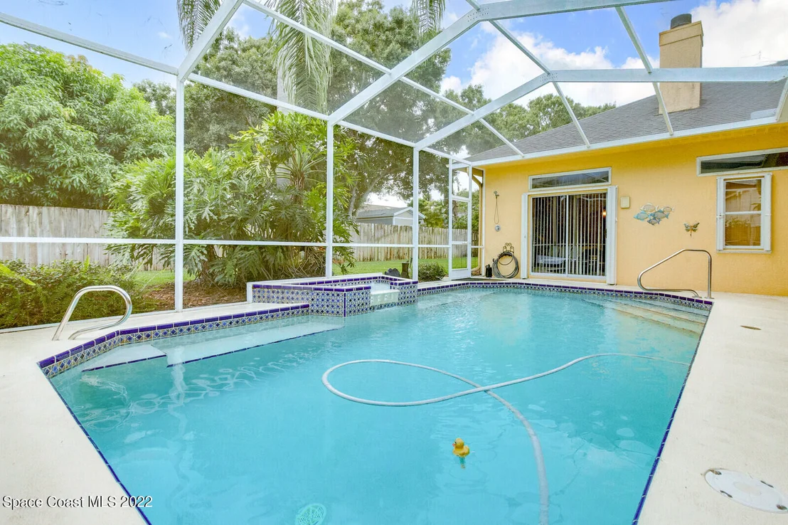 Photo of 925 Whisperoak Drive