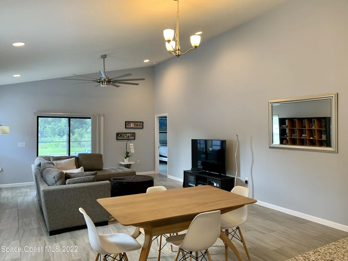 Photo of 1285 Fuji Drive
