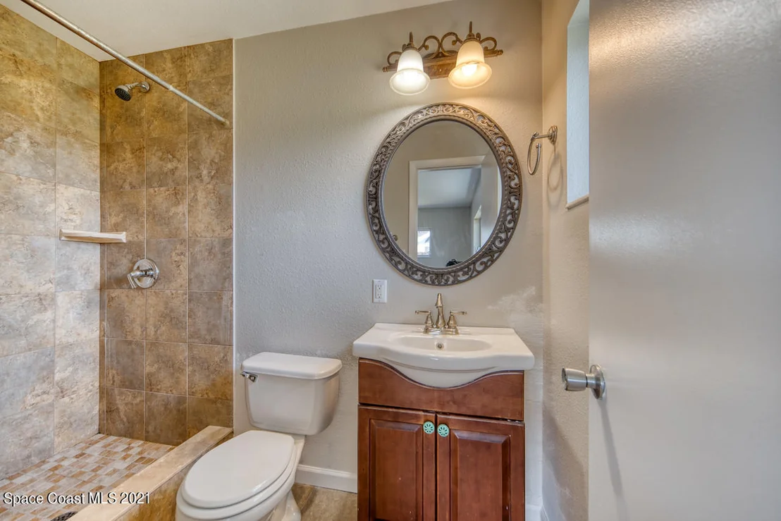 Photo of 1215 Pinetree Drive
