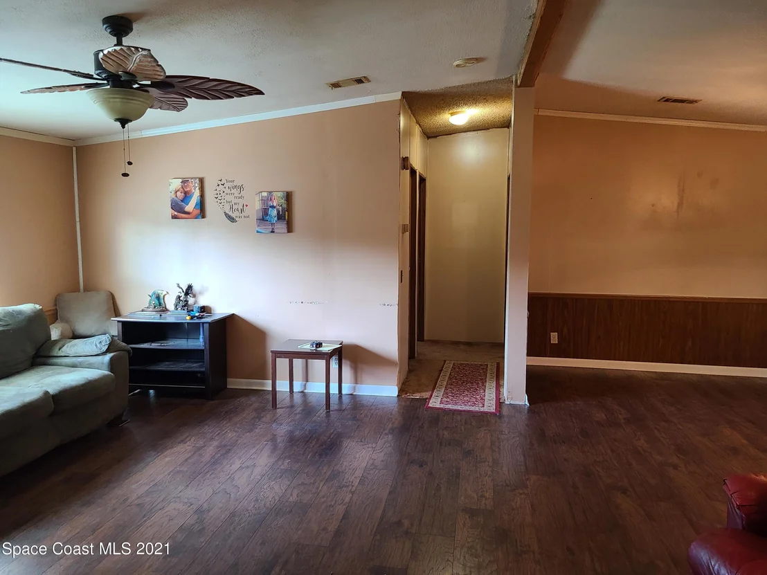 Photo of 17643 Evans Trail