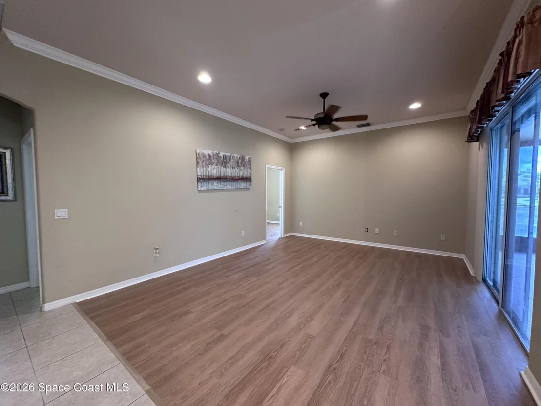 Photo of 883 Spring Oak Drive
