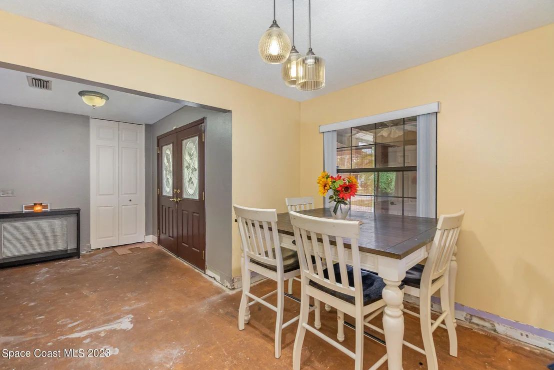 Photo of 1722 Golfview Drive