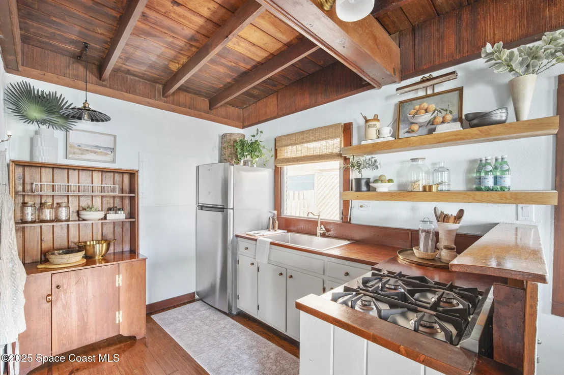 Photo of 597 Old Oak Street