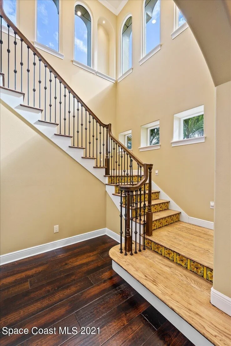 Photo of 300 2nd Avenue